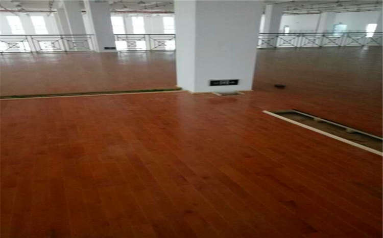 體育館橡膠木地板選購要注意什么?