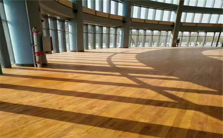 硬木企口籃球館木地板圖片及價格