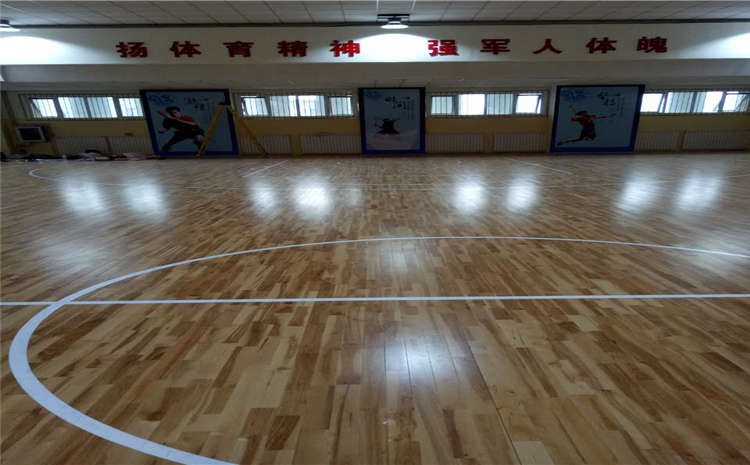 柞木體育館實木地板多少錢一平米?
