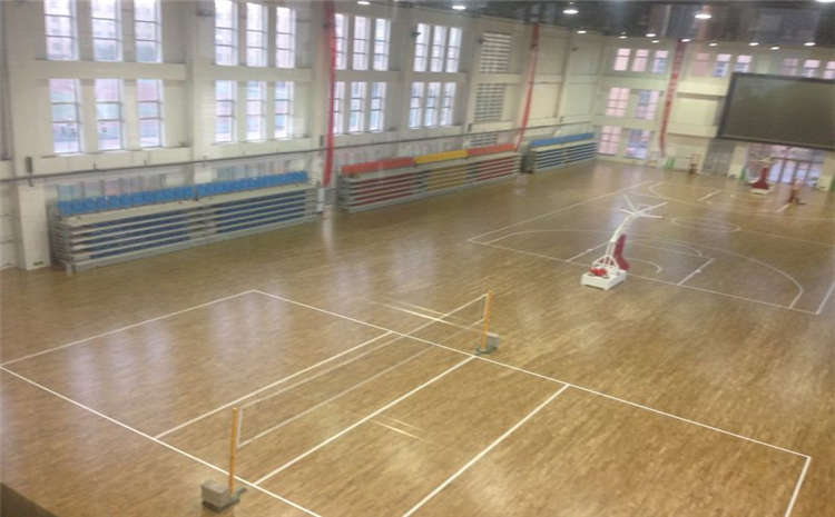 學校籃球場地木地板多少錢一平米?