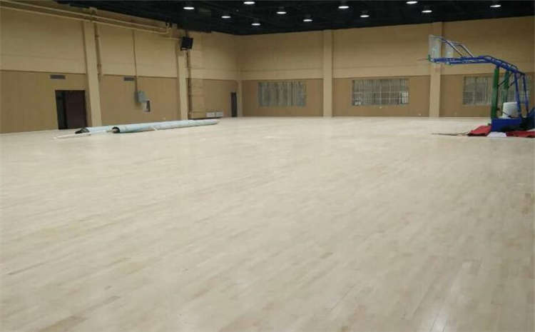 常見的體育運(yùn)動(dòng)地板哪個(gè)好