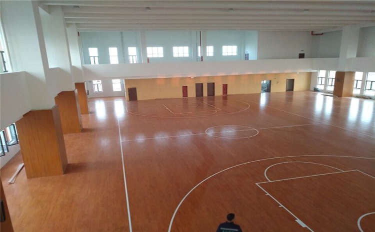 20厚羽毛球館木地板哪個牌子好?